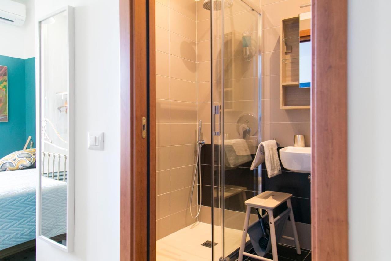 A Casa Di Nina Guest House Наполи Екстериор снимка