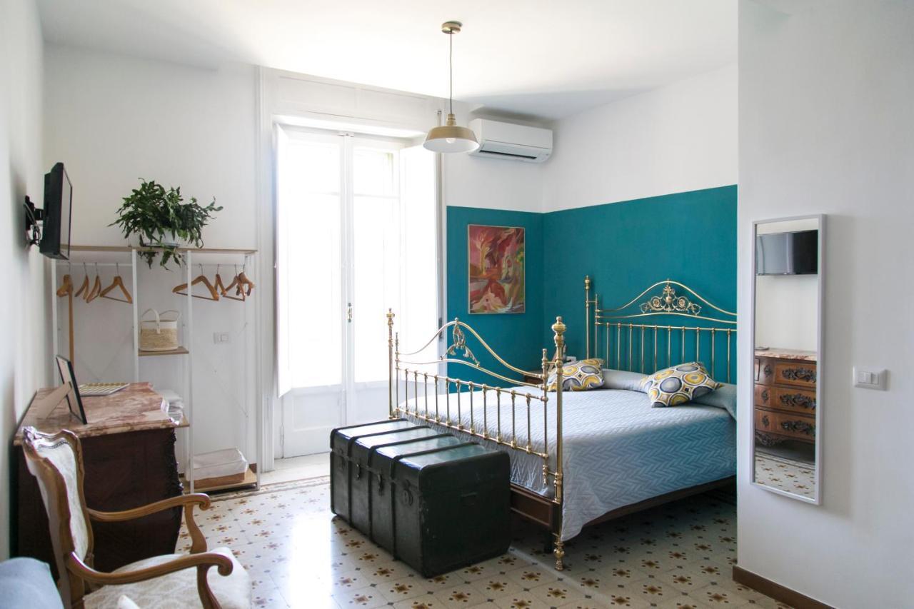 A Casa Di Nina Guest House Наполи Екстериор снимка