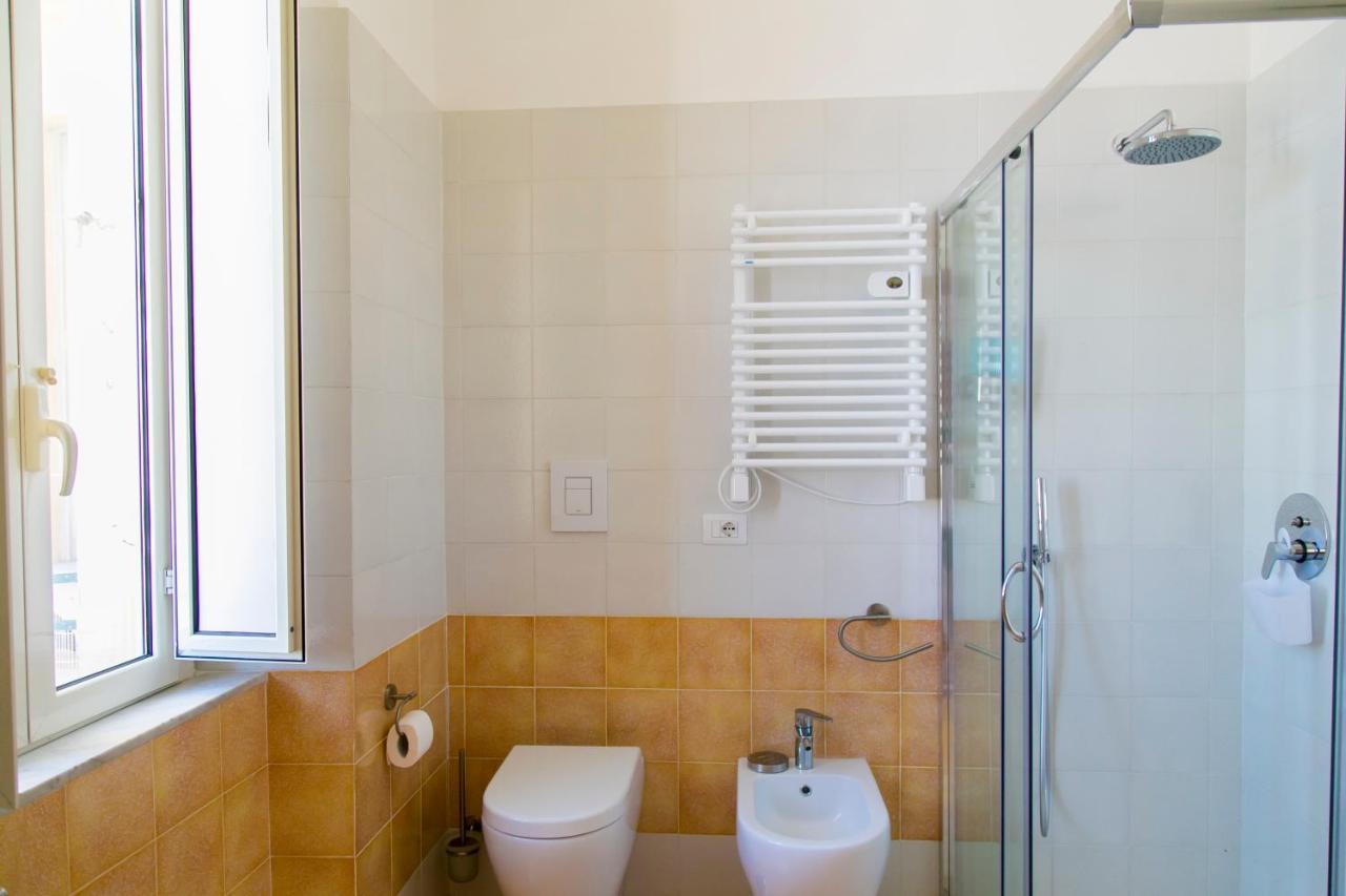 A Casa Di Nina Guest House Наполи Екстериор снимка