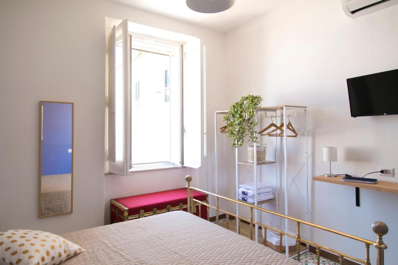 A Casa Di Nina Guest House Наполи Екстериор снимка