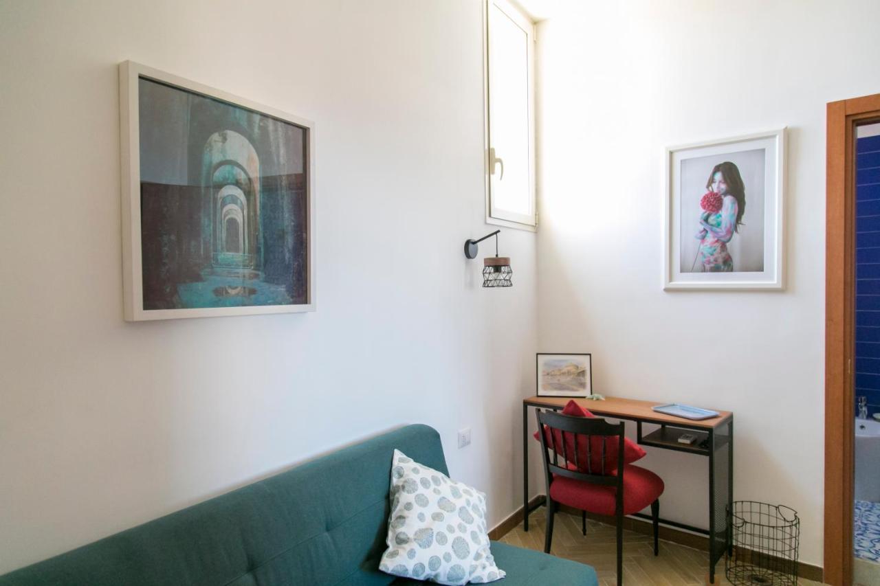A Casa Di Nina Guest House Наполи Екстериор снимка