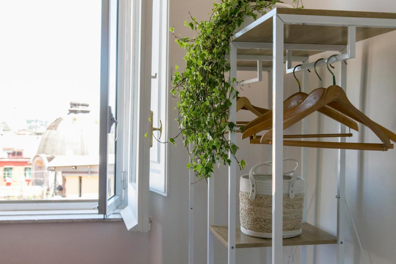 A Casa Di Nina Guest House Наполи Екстериор снимка