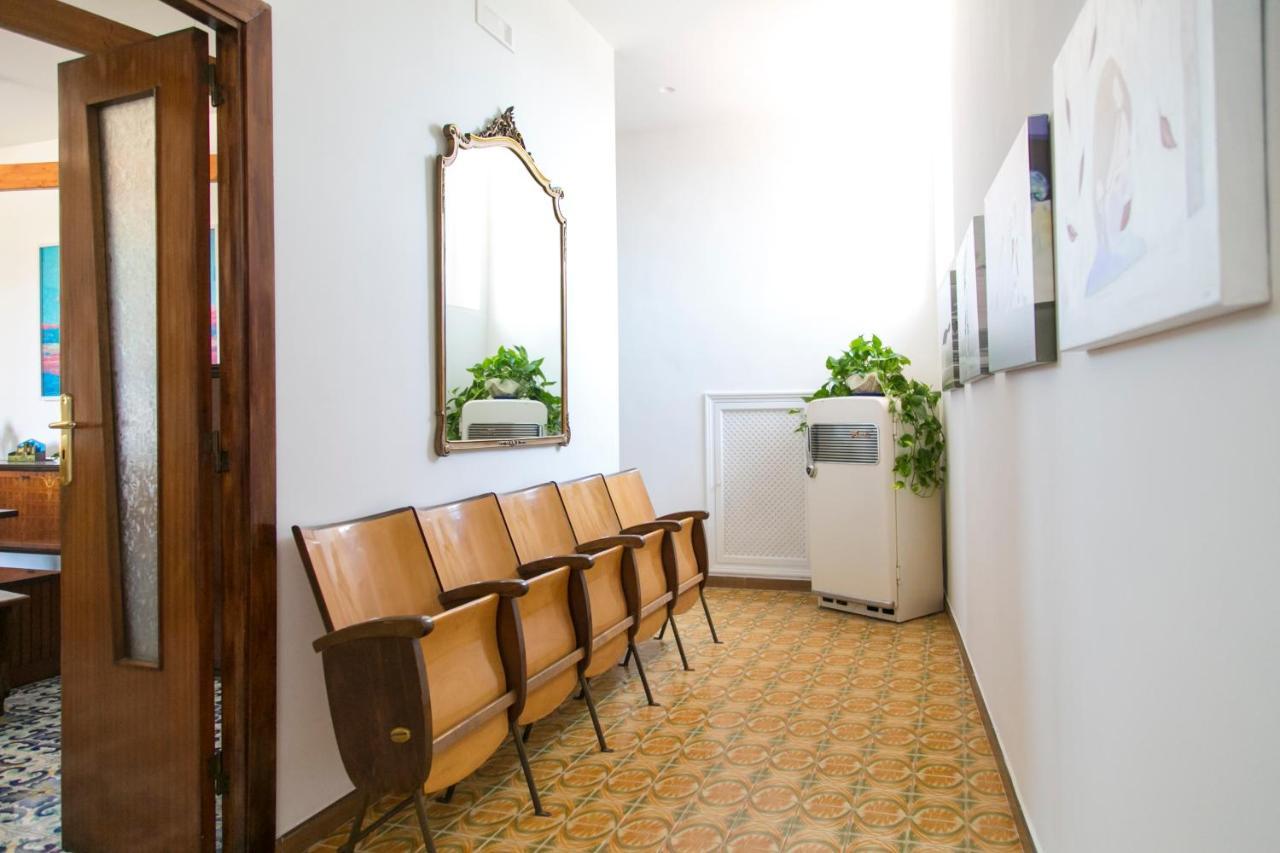 A Casa Di Nina Guest House Наполи Екстериор снимка
