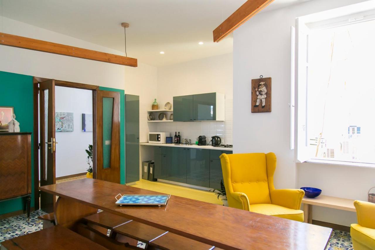A Casa Di Nina Guest House Наполи Екстериор снимка